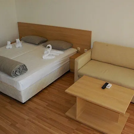 Sunflower Complex 3* ساني بيتش