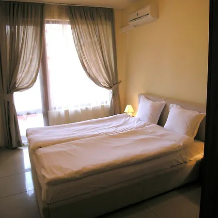 Sunflower Complex 3* ساني بيتش